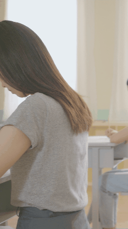 男考生学生考试做题做作业